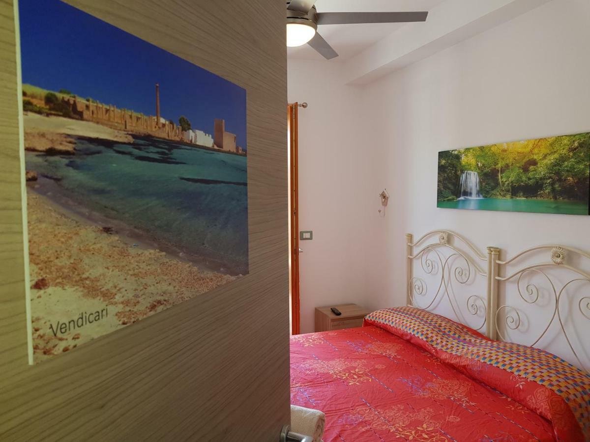 Hôtel La Pietra Di Noto Extérieur photo